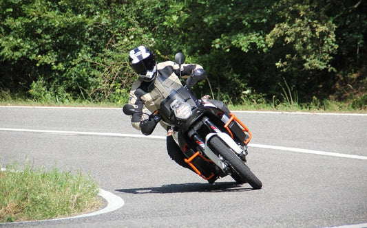 G.S.M ONE-TO-ONE GUIDA SICURA MOTO SU STRADA APERTA